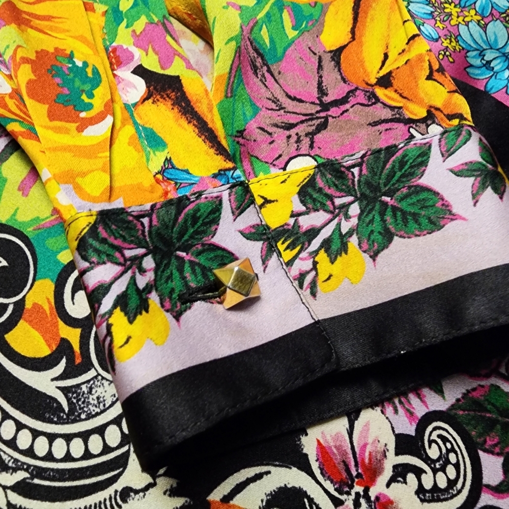 VERSACE Floral Patterned Dress with Vibrant Colors - Picture 3 of 6